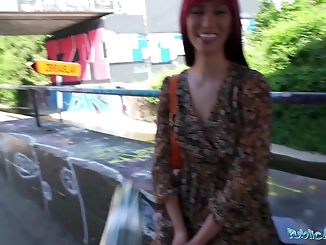 Japanese Babe with a Kurvaceous Body Spotted in Public Sex Scene!